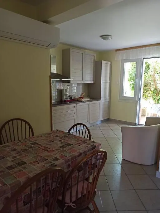Apartment With 2 Terrace Cres 0*,  Kroatien