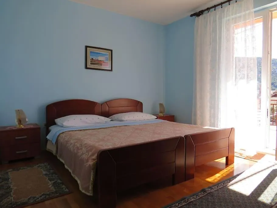 Apartment With 2 Terrace Cres 0*,  Kroatien
