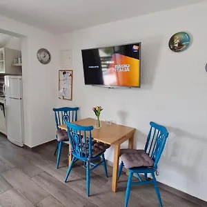  Apartment Dado