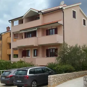  Apartment Laura And Nevio And